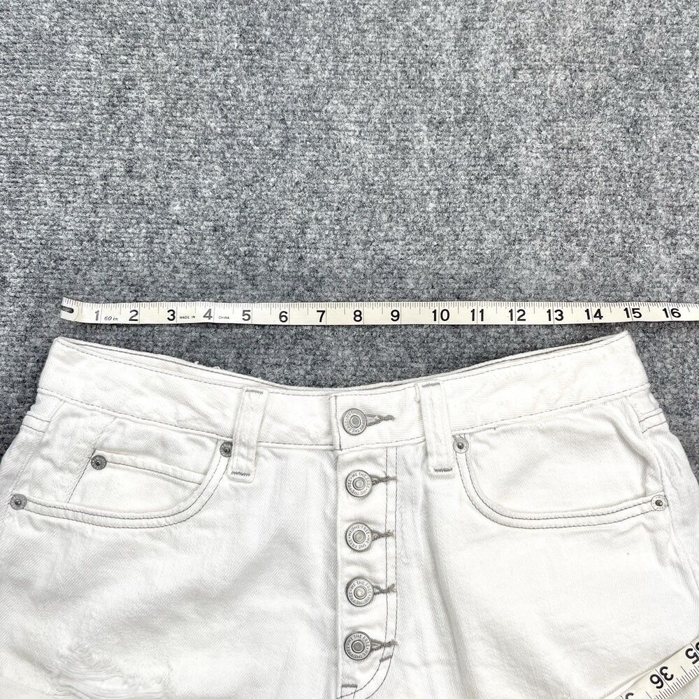 Free People We The Free Romeo Shorts Size 27 Roll Cuff Button Fly White Denim - Picture 6 of 9